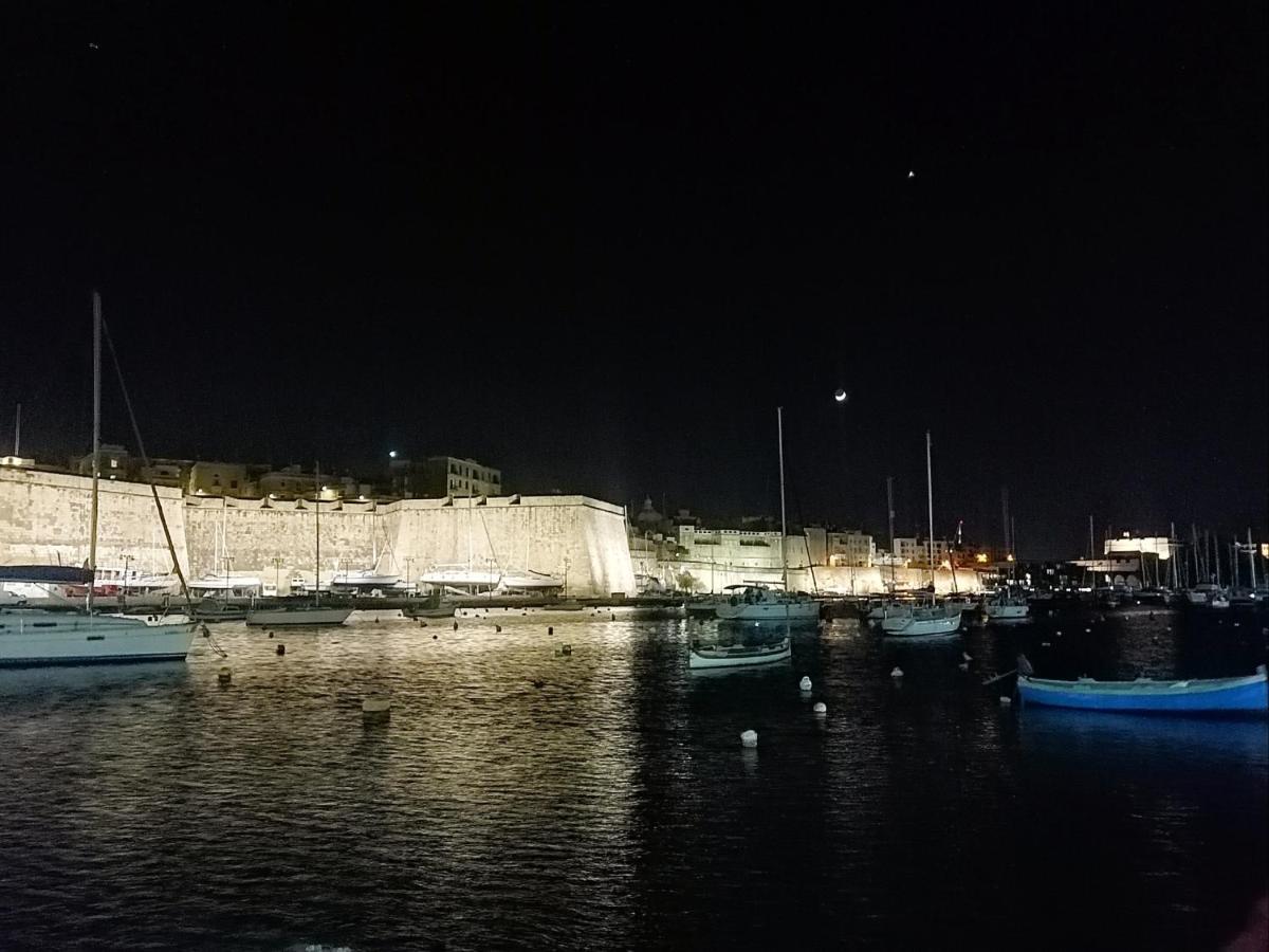 Vittoriosa' Seafront 2 Bed Highly Furnished Apartment エクステリア 写真
