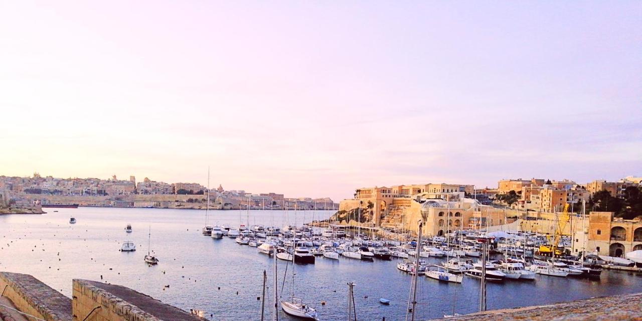 Vittoriosa' Seafront 2 Bed Highly Furnished Apartment エクステリア 写真