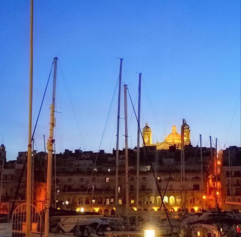 Vittoriosa' Seafront 2 Bed Highly Furnished Apartment エクステリア 写真