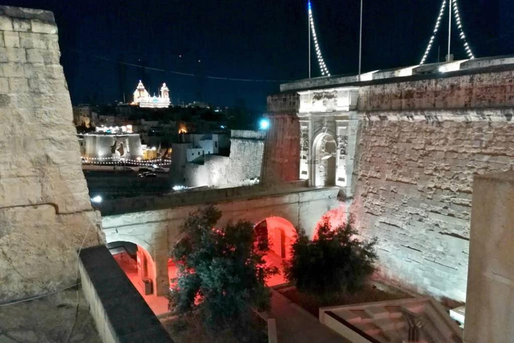 Vittoriosa' Seafront 2 Bed Highly Furnished Apartment エクステリア 写真
