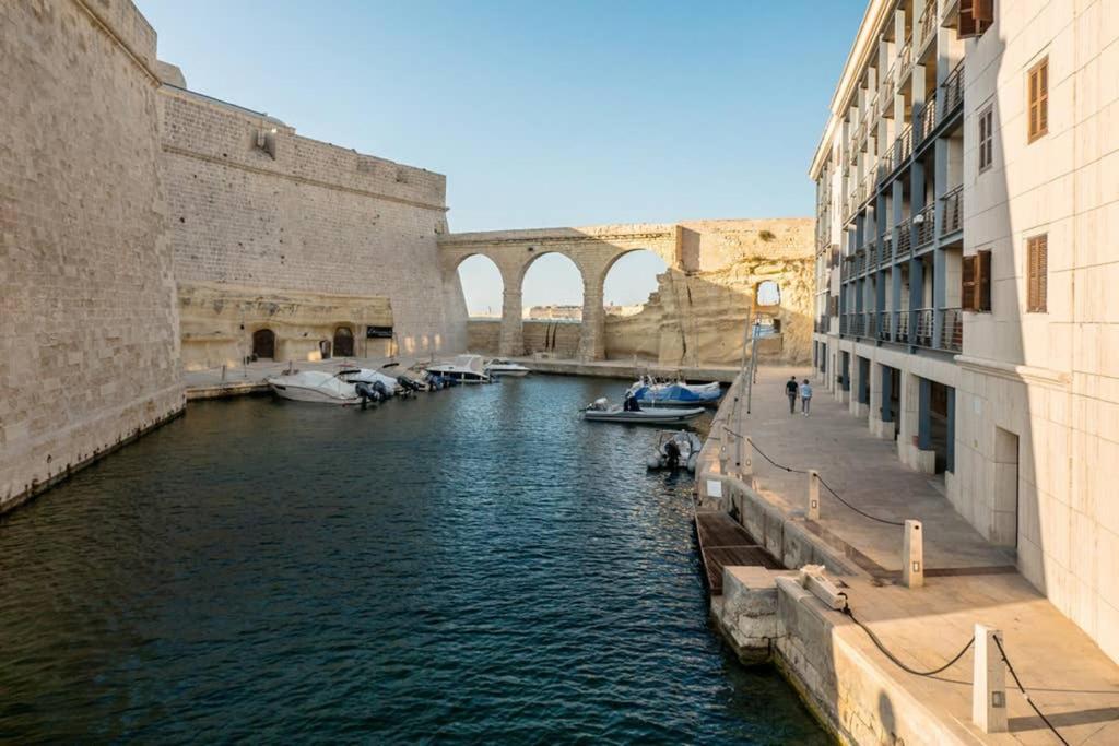 Vittoriosa' Seafront 2 Bed Highly Furnished Apartment エクステリア 写真